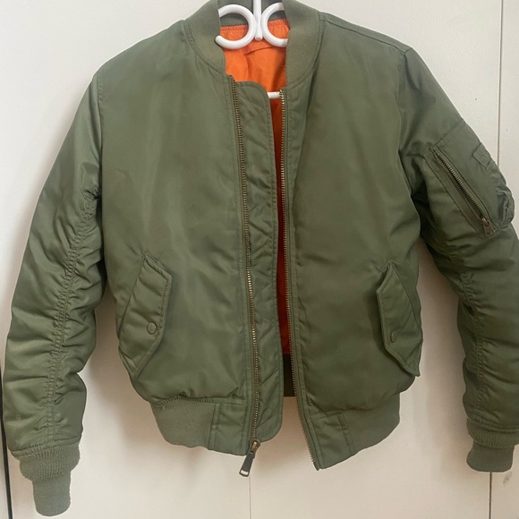 Aritzia Jackets & Blazers - Aritzia olive green 2016 bomber jacket